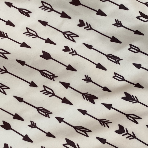 On the Goldbug Car Seat Cover - Picture 4 of 6